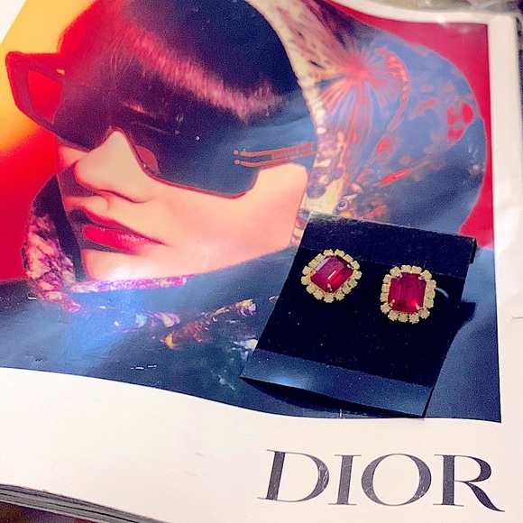 ๐Womenโs Stunning Red Rubies/Diamond Gold-Tone Post Studs | A Gift Sheโll Lโฅ๏ธVE - Picture 6 of 16